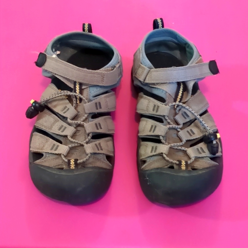 Keen size 7 boys water shoes